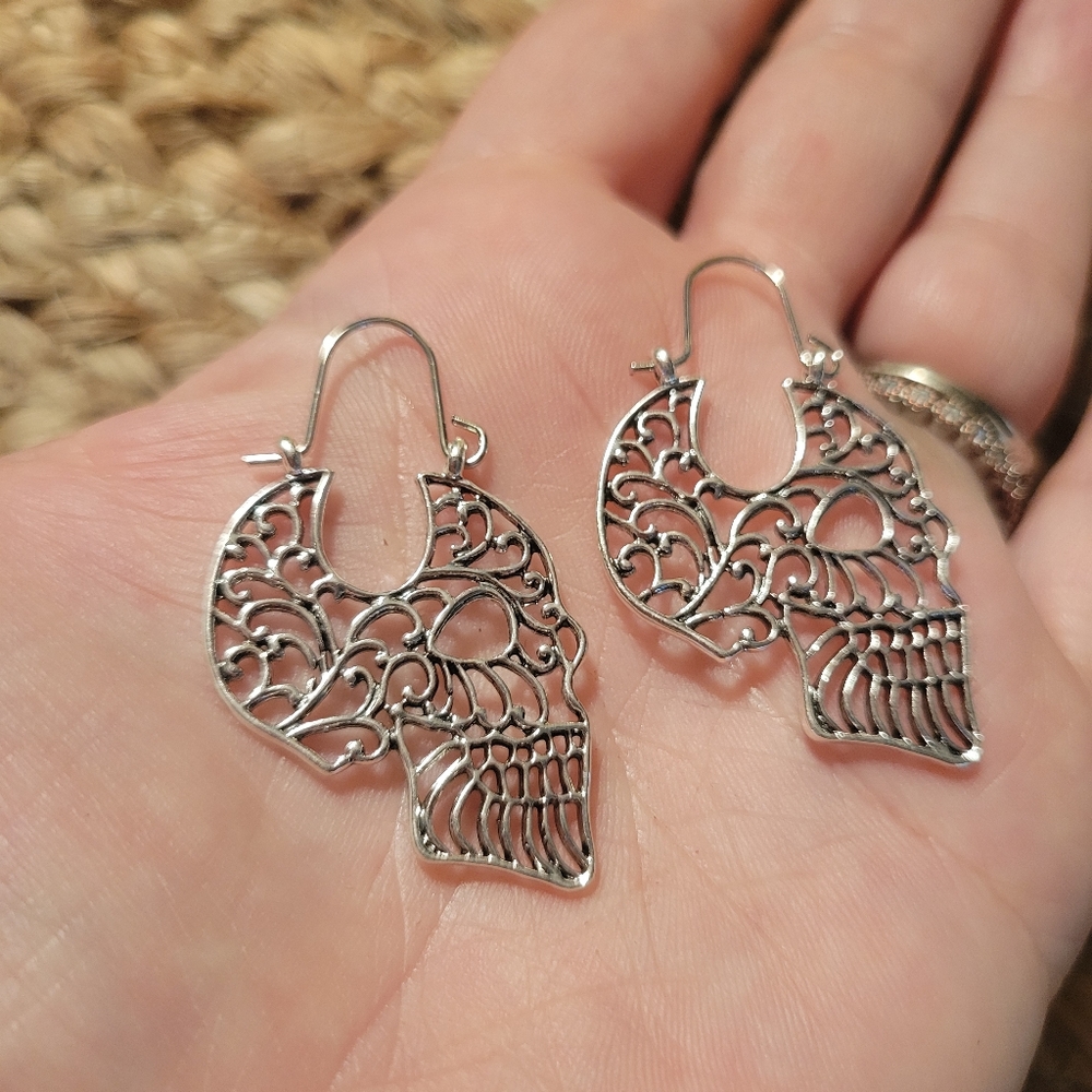 Intricate Skull Dangle Earrings - Picture 4 of 4
